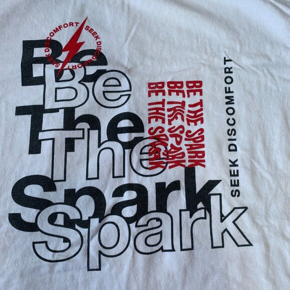 Seek Discomfort Tee-shirt - Picture 2 of 3